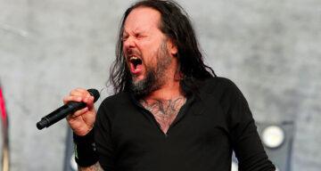 Jonathan Davis nombra el disco de Korn que considera un “total y miserable fracaso”
