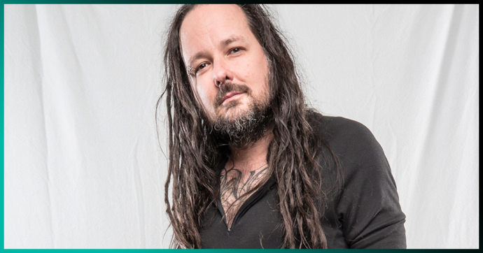 Jonathan Davis revela cuál disco de Korn considera un “total y miserable fracaso”