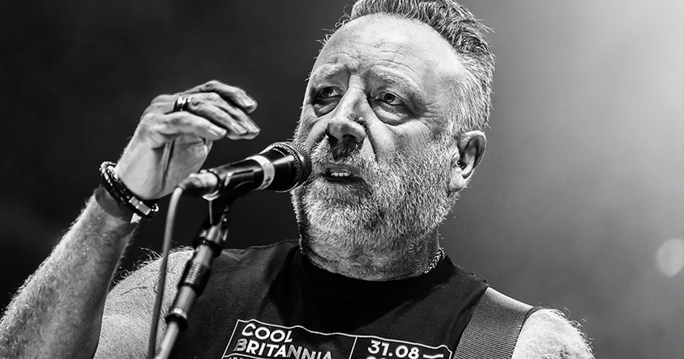 Joy Division: Peter Hook elige las canciones que quiere que suenen en su funeral