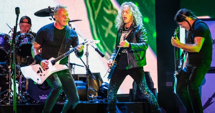 Metallica cancela concierto debido a que un “miembro” dio positivo a COVID-19