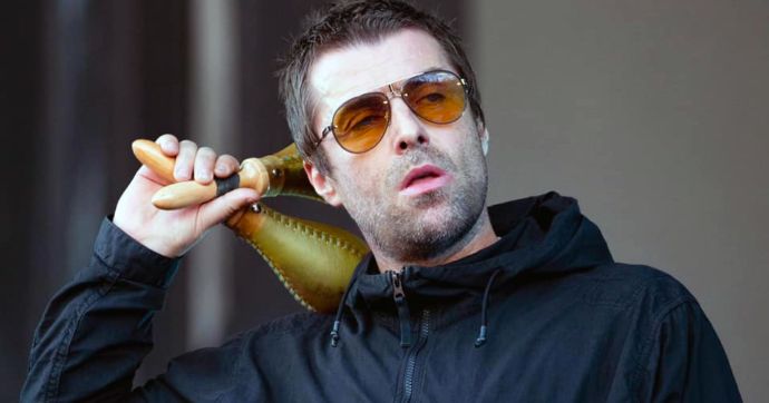 Mira a Liam Gallagher tocar un clásico de Oasis por primera vez como solista