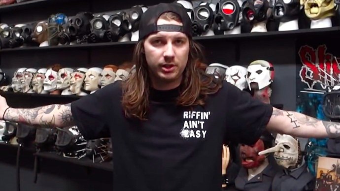 Fan de Slipknot posee la colección más grande de máscaras de bandas en el mundo