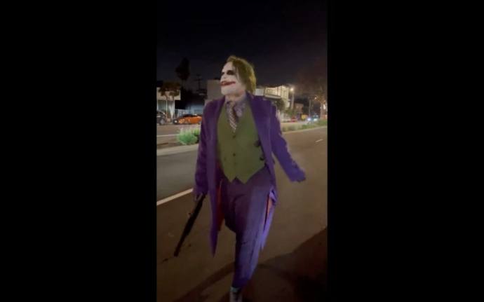 Mira a P.Diddy tomarse su disfraz de Joker ligeramente “muy enserio”