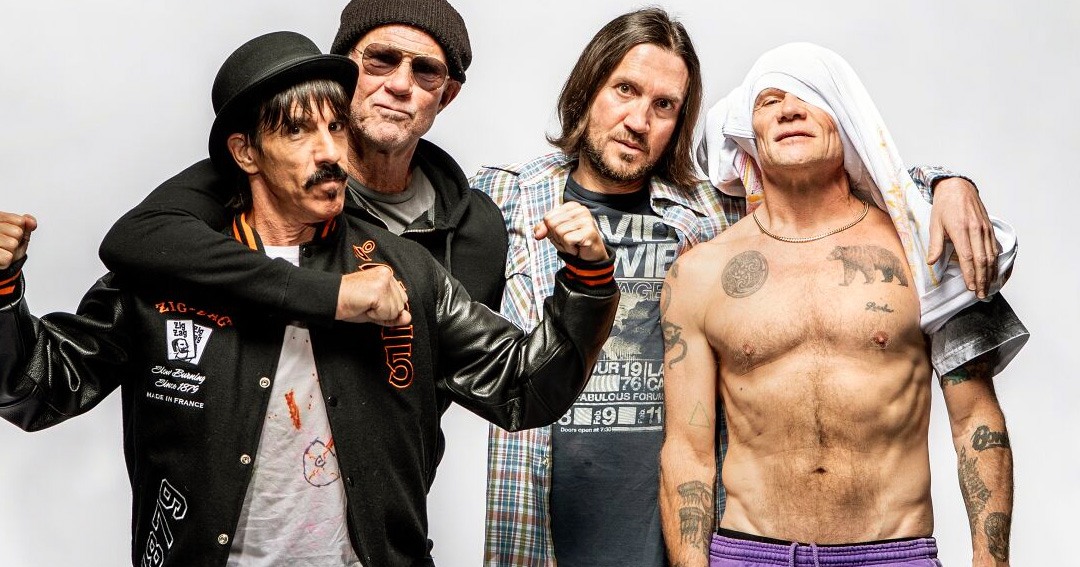 Mira a Red Hot Chili Peppers realizar un cover de “Smells Like Teen Spirit”