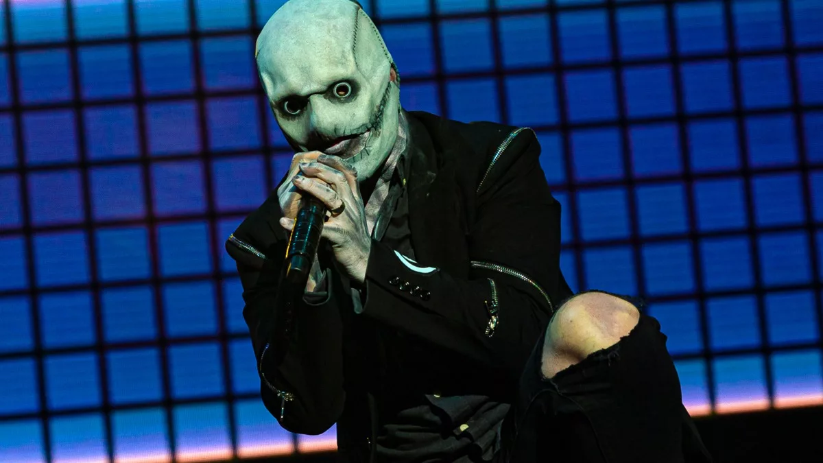 Corey Taylor habla de su experiencia de haber trabajado en una "tienda porno"