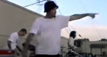 Checa un video de Limp Bizkit tocando en vivo en 1994 en un estacionamiento