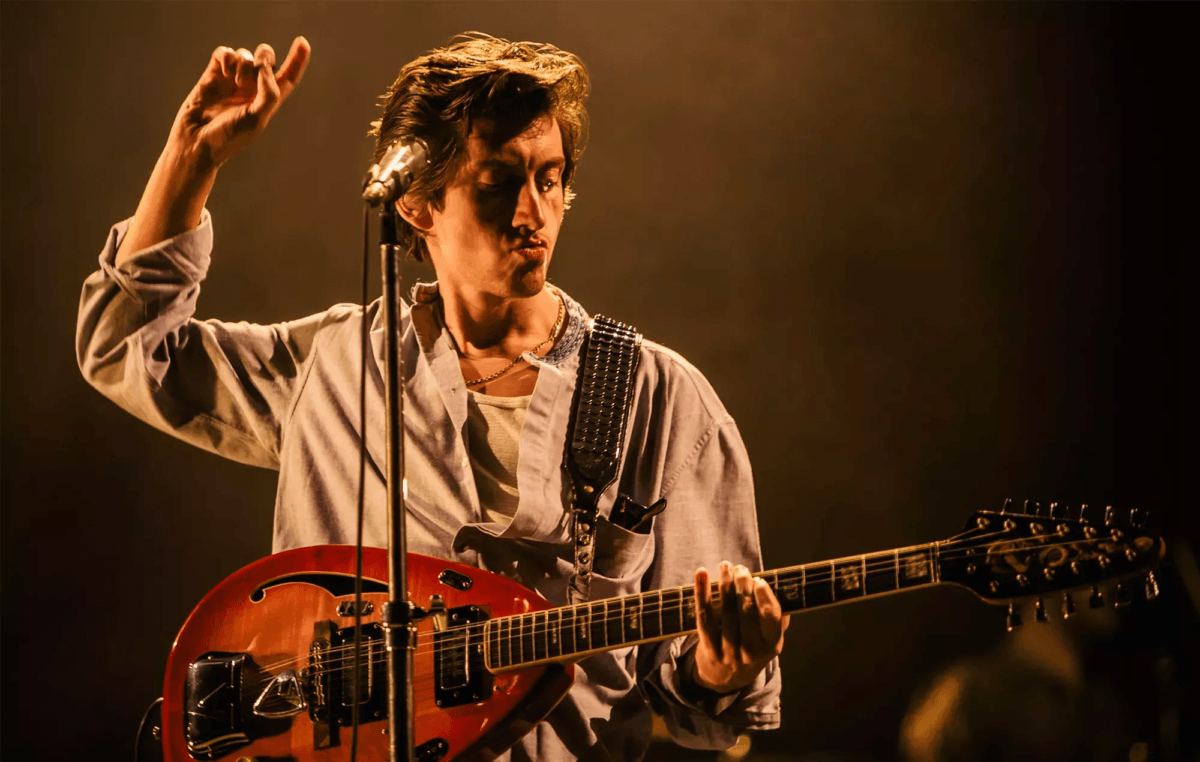 Arctic Monkeys estrena video oficial grabado en Latinoamérica