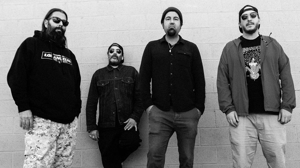 Deftones y Marc Jacobs anuncian colaboración con nueva colección de ropa