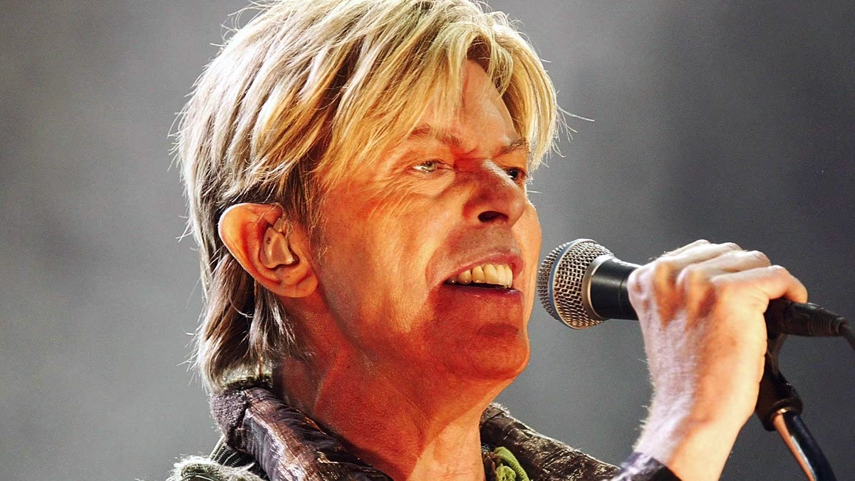3 canciones que no sabías que David Bowie escribió para otros artistas