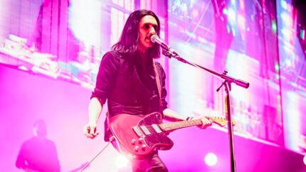 Policía de Italia investiga a Brian Molko de Placebo por insultar a su presidenta