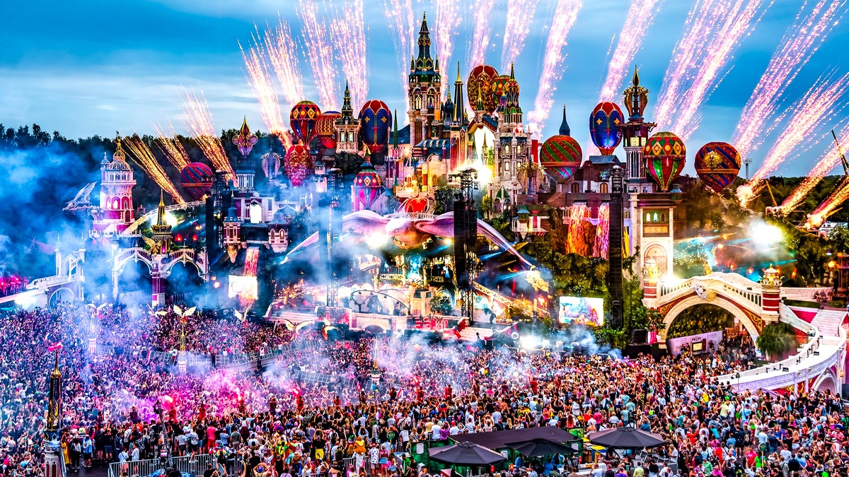 Dos personas mueren en el festival Tomorrowland 2023, ¿qué pasó?