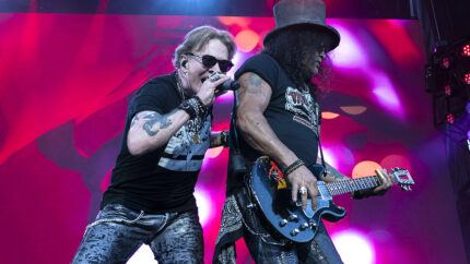 Se filtra “Perhaps”, la nueva canción de Guns N’ Roses, ¿en la rockola de un bar?