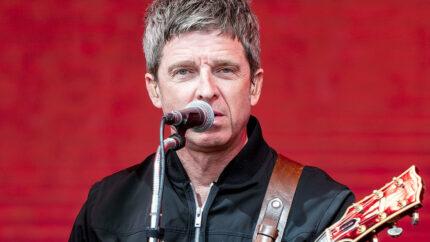 Prohíben a Noel Gallagher conducir por seis meses pero ni siquiera tiene licencia