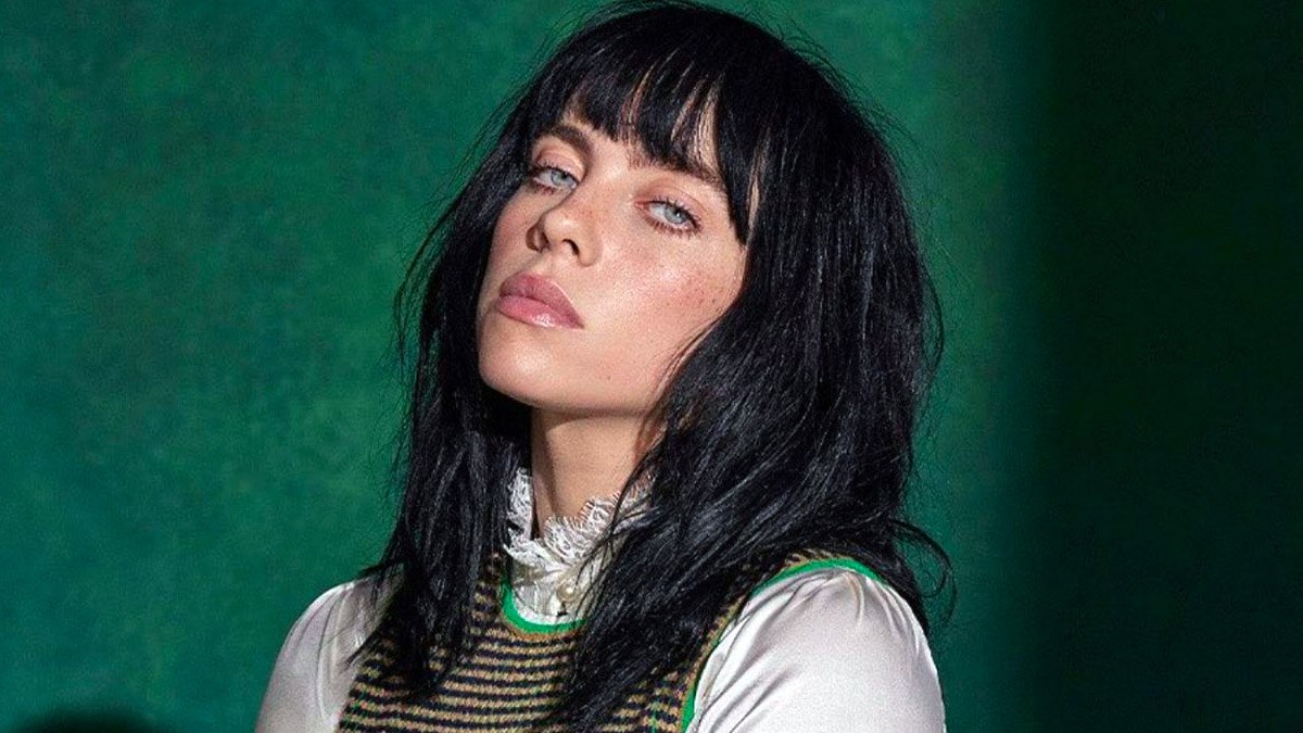 Billie Eilish dice que creía que "era obvio" que "le gustan las mujeres"