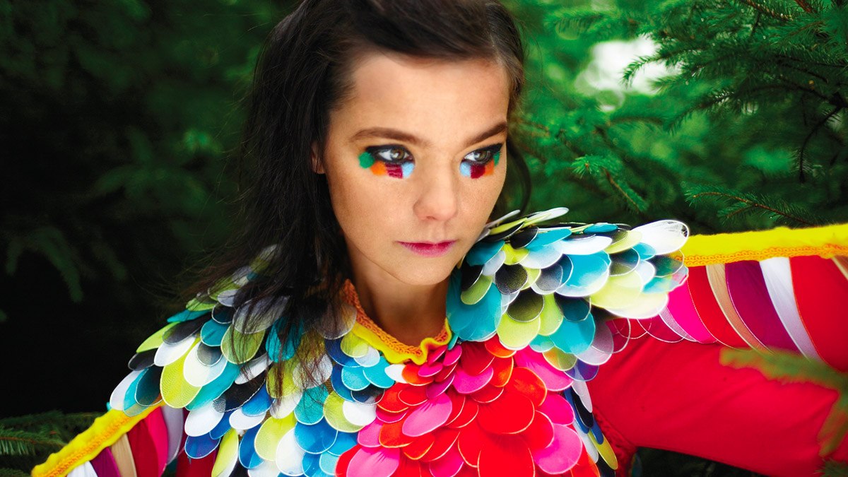 ¿Tanto así? Björk nombra la canción que “le da mucha vergüenza” haber escrito