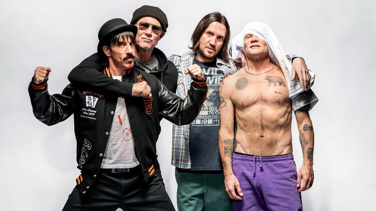 Miembro de Red Hot Chili Peppers se lesiona, la banda cancela conciertos