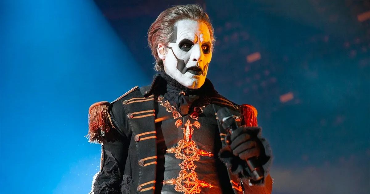 GHOST revela a su nuevo líder, Papa V Perpetua, con un misterioso cartel en Las Vegas