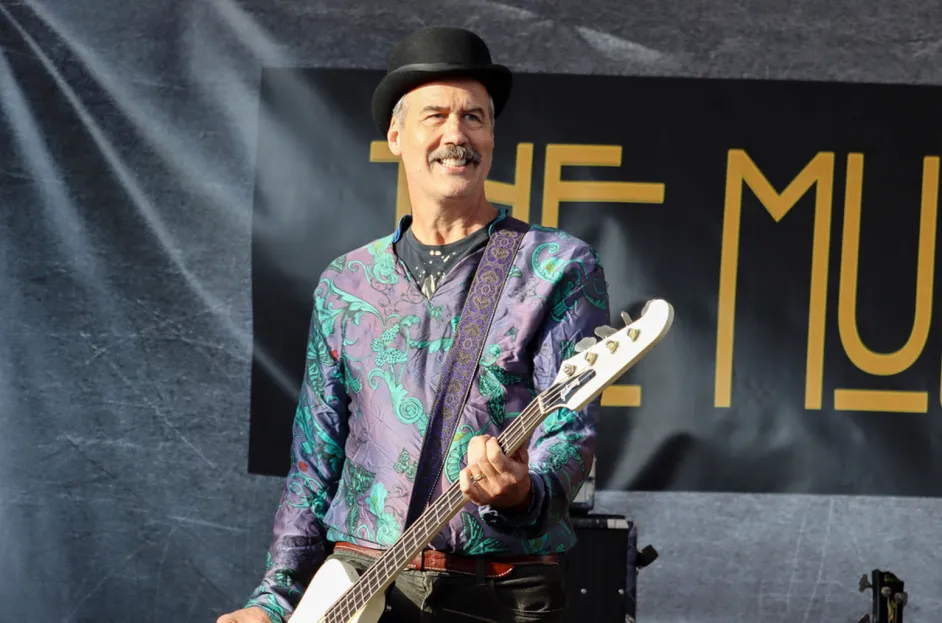 Krist Novoselic de Nirvana está estrenando banda y ya dieron su primer concierto: Videos