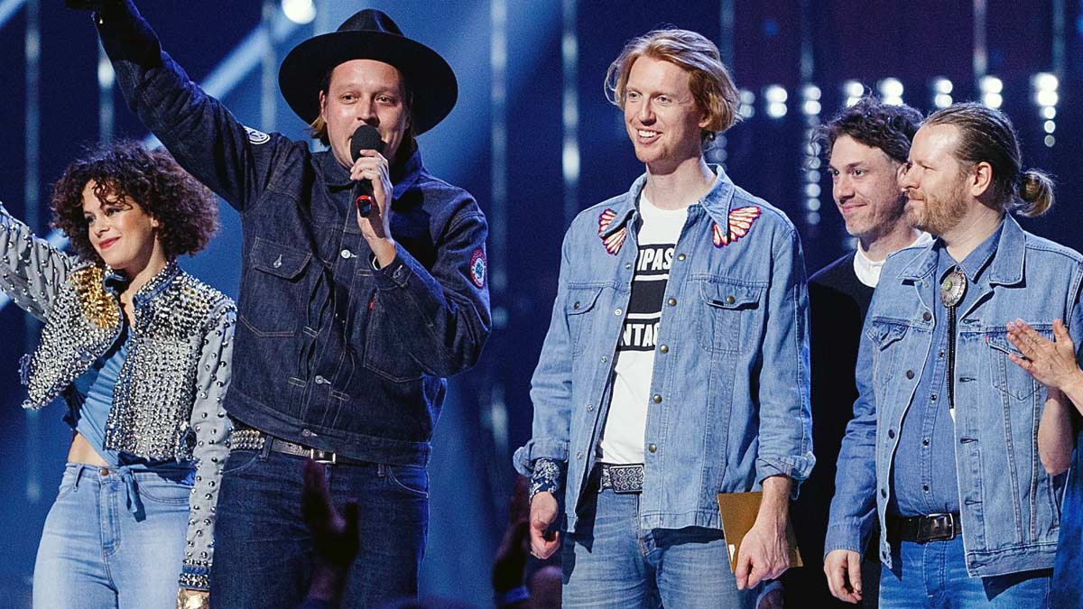 Arcade Fire lanza misteriosos mensajes en redes sociales, ¿nuevo disco?
