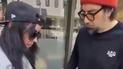 Chino Moreno se enoja con fans y dice que ya no dará más autógrafos: Video