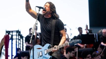 Dave Grohl se presentó en Coachella con todo y orquesta filarmónica: Video