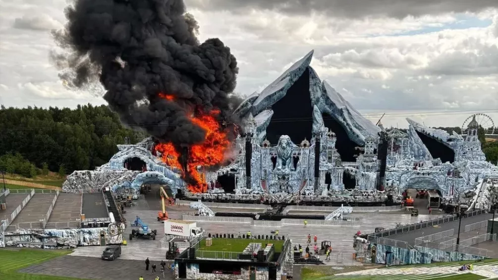 Se incendia el escenario principal de Tomorrowland en Bélgica