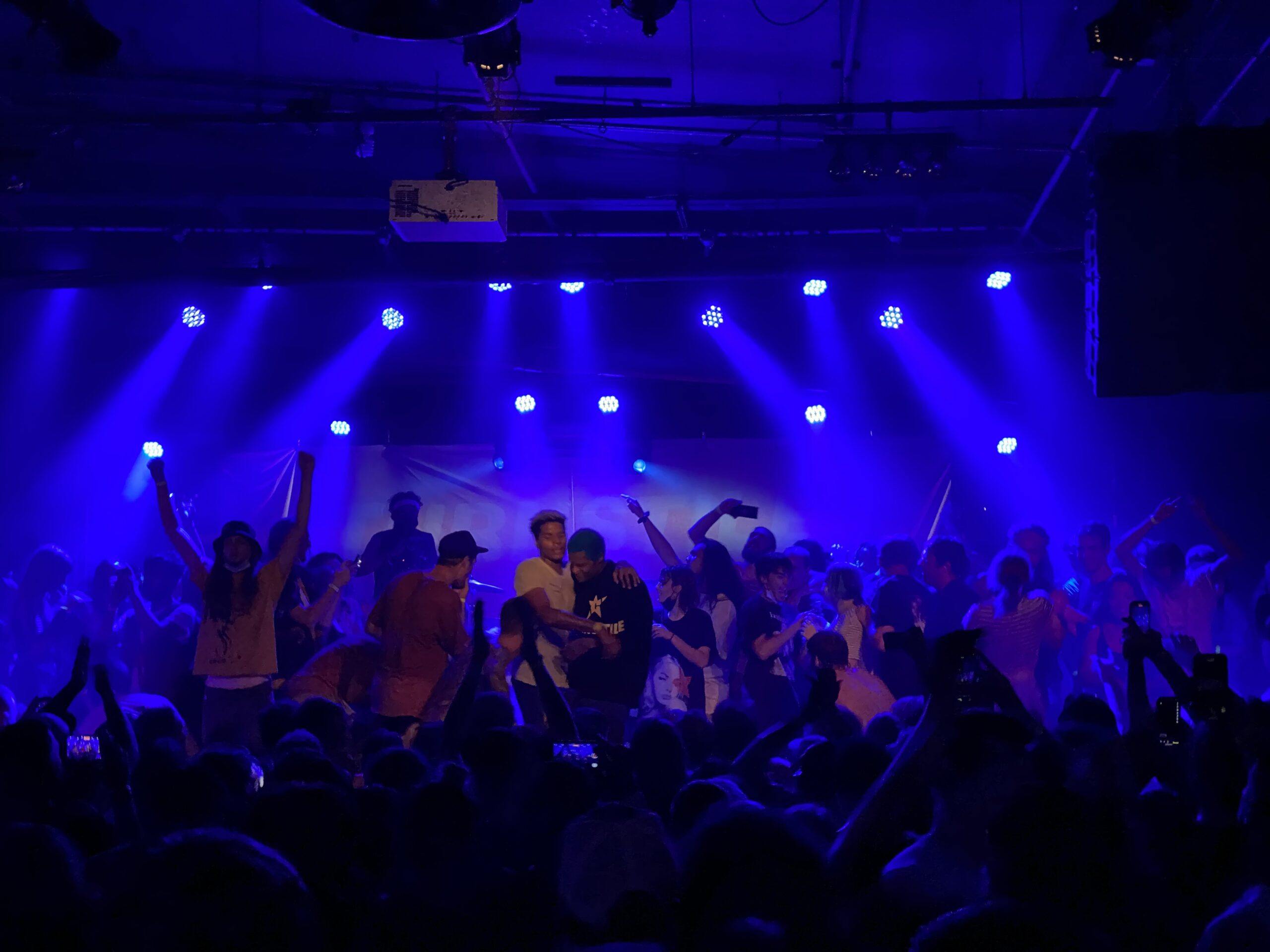 Mosh pit durante un concierto de Turnstile en Baltimore